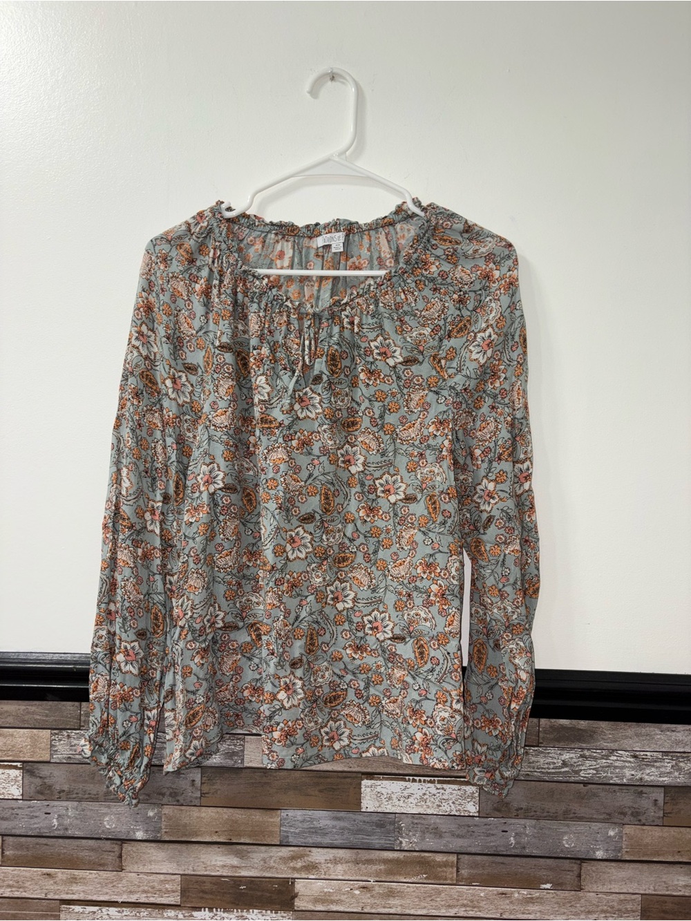 Patrons of Peace Floral Tie-Neck Peasant Blouse in Sage Green & Orange Size XS